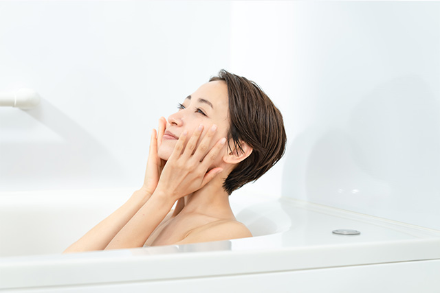 お風呂で洗顔はよくない？正しいやり方やタイミングは？
