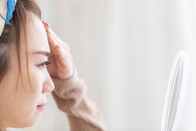 角質肥厚の原因!おでこや鼻など顔に角質がたまるのはなぜ?